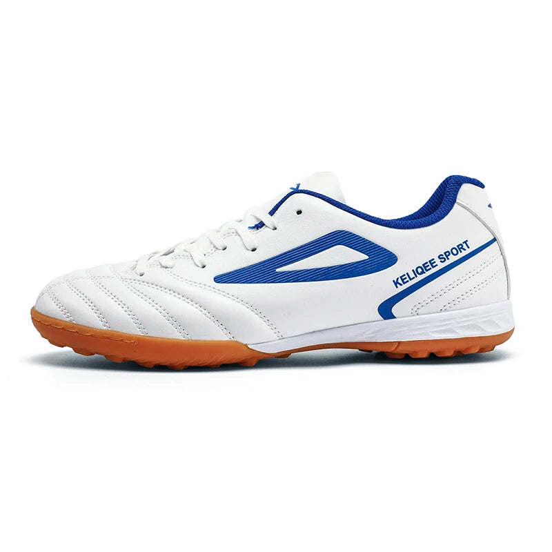 Botas de fútbol unisex juveniles superventas en oferta, tacos para césped, antideslizantes, transpirables, parte superior de cuero, ligeras y duraderas para entrenamiento de fútbol