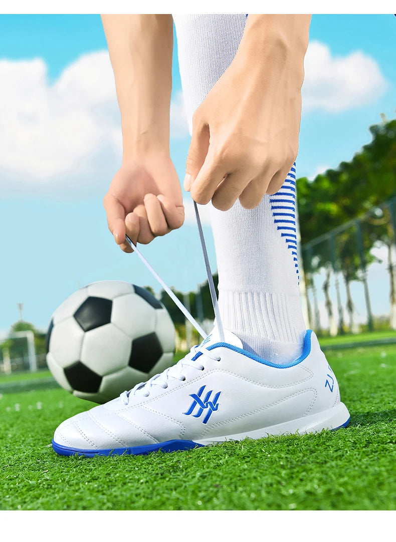Nouveaux hommes haute cheville en plein air ultraléger bottes de Football chaussures de Football intérieur de haute qualité chaussures de sport antidérapantes Futsal antidérapant