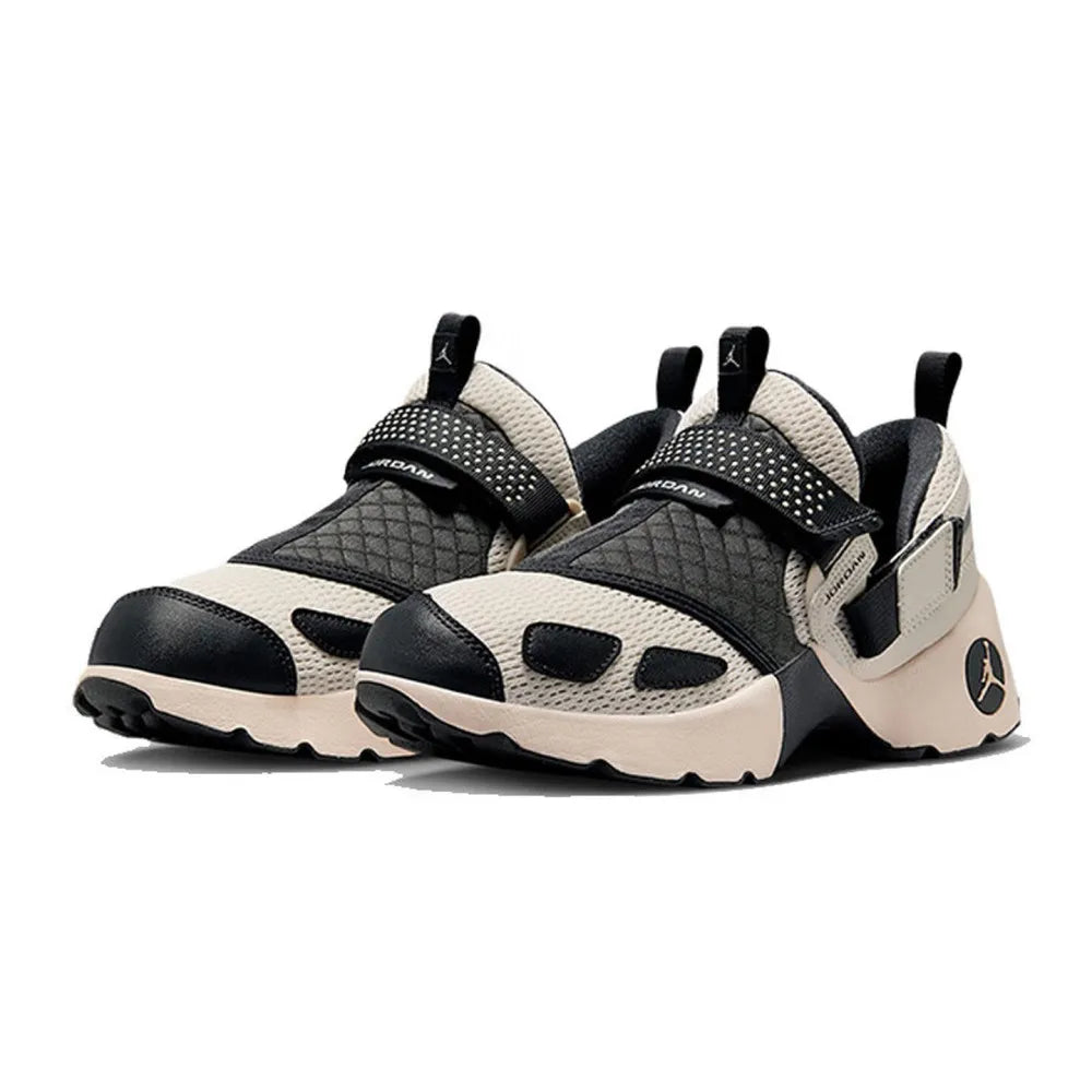 „Nike TRUNNER LX“: stilingi, universalūs, patogūs, neslystantys moteriški bėgimo bateliai su amortizacija ir ilgaamžiškumu HQ2164-102