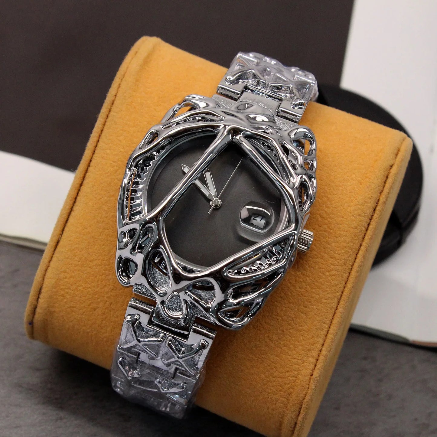 Fashion Y2K Antique Alabaster Quartz Watch Men Retro Black Strap Red Medieval Old Unique Creative Men Watches Luminous AAA Clock