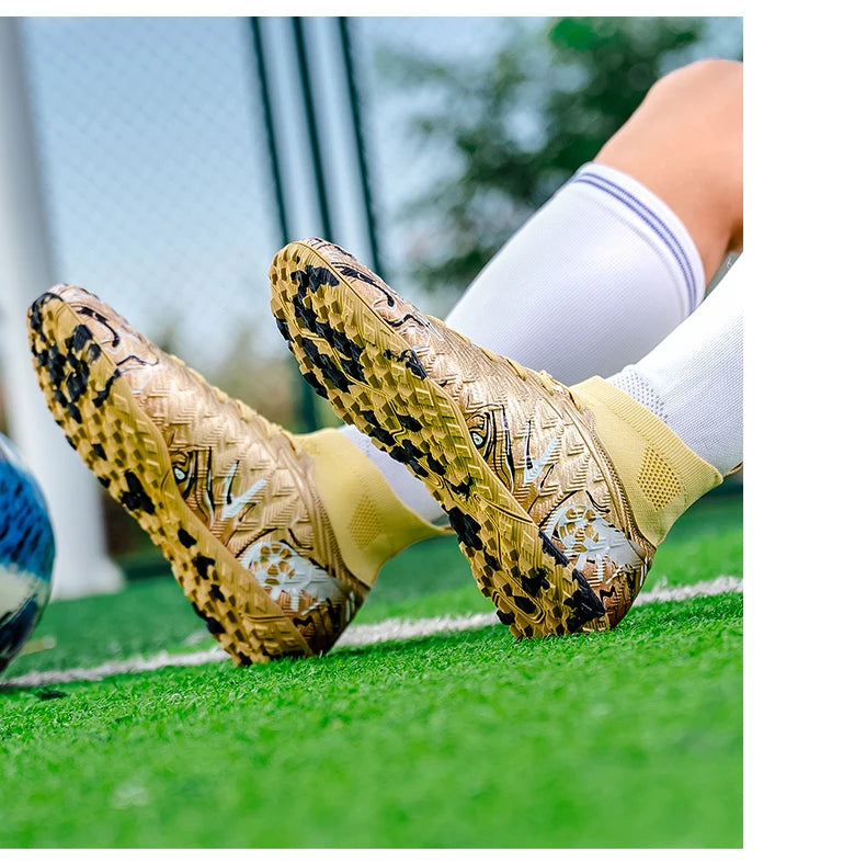 Nouvelles chaussures de football professionnelles pour hommes, chaussures de football antidérapantes, unisexes, respirantes, chaussures de futsal, nouvelles chaussures à crampons, livraison directe, ultralégères
