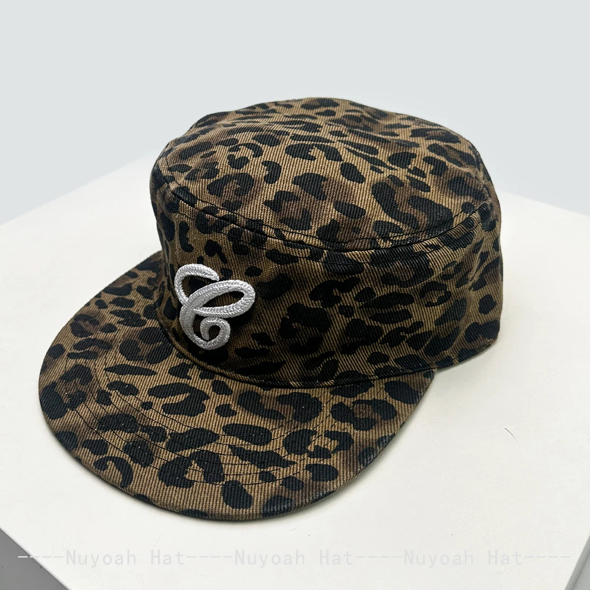 New Men Women Retro Letters Thousand Bird Leopard Print Baseball Hats Sunshade Flat Top Versatile Personal Peaked Caps Fashion