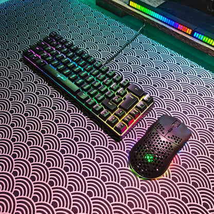 Set gaming portatile HXSJ 60% RGB con tastiera e mouse, tastiera a membrana cablata 68 tasti e mouse wireless leggero a 3 modalità per PC Mac