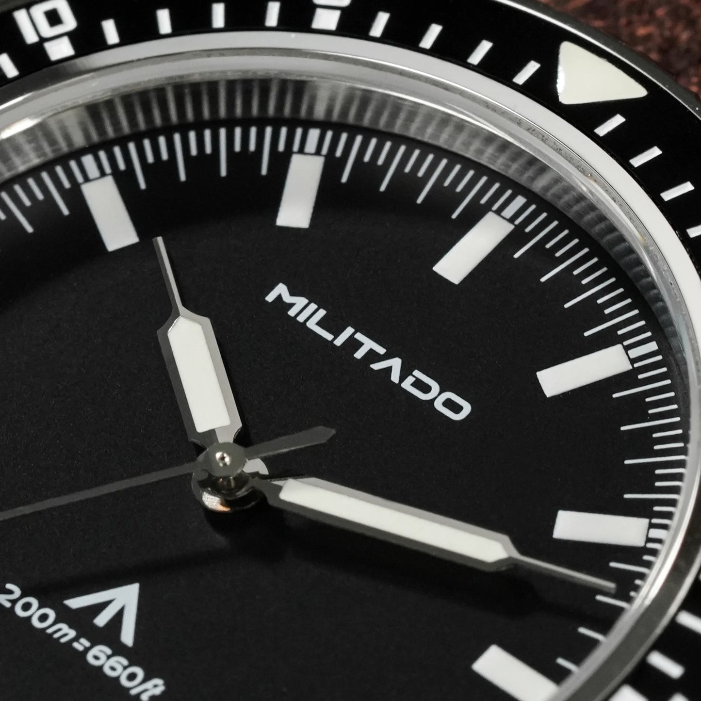 MILITADO  ML25 Quartz Dive Watch VH31 Sweep Second Sapphire Crystal 200M Waterproof BGW9 Lume Ceramic Bezel Men Watch