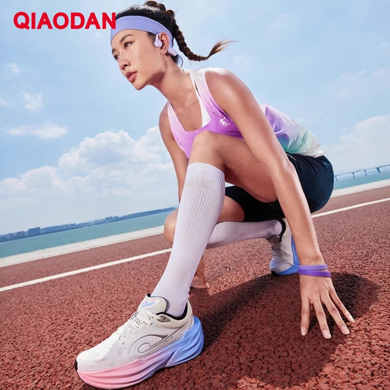 QIAODAN TG1.0 Pantofi de alergare pentru femei, pentru maraton, cu platformă nouă, de competiție, cu amortizare, moi, pentru distanțe lungi, QDB022253285