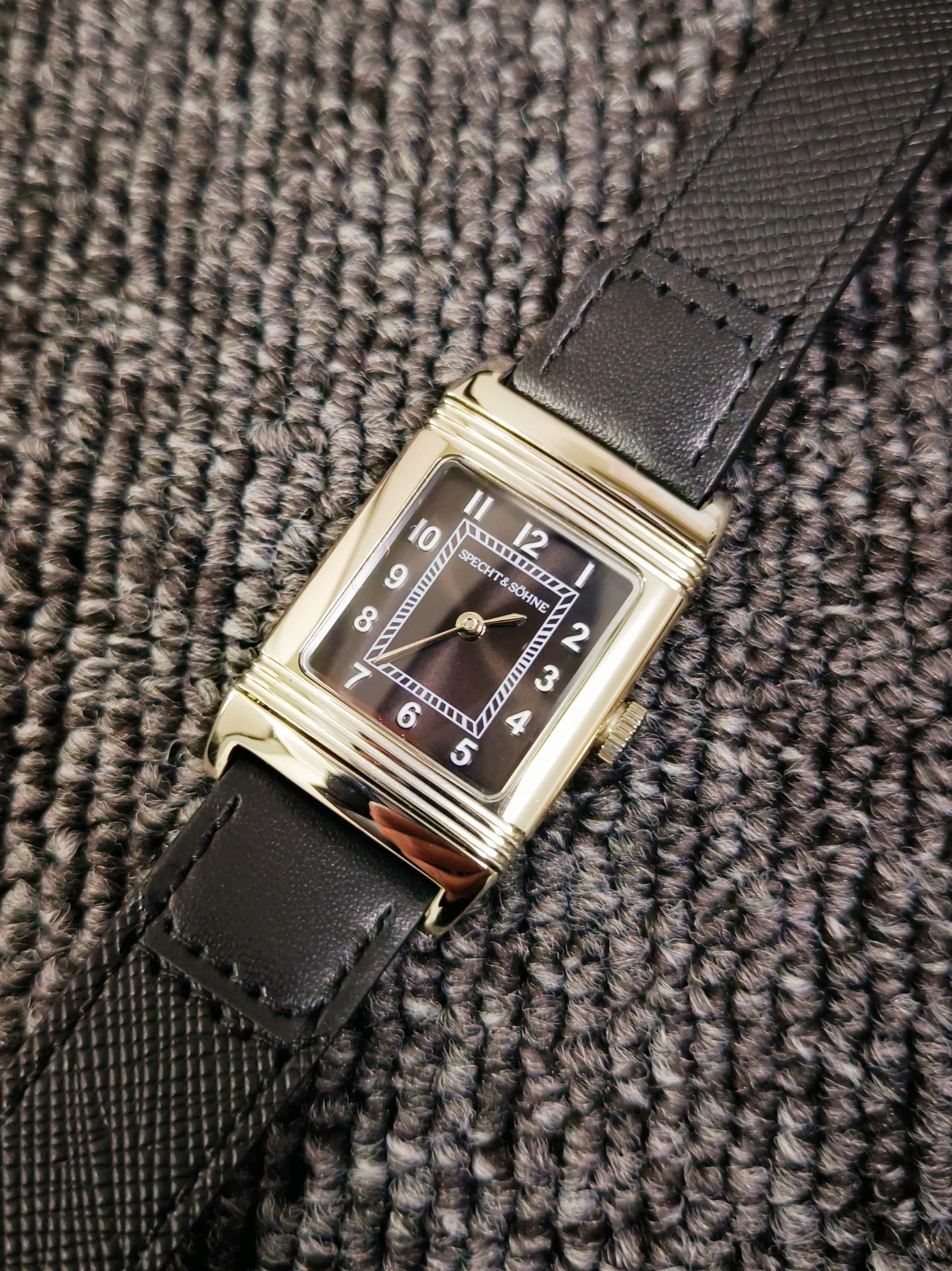 Specht&Söhne Reversible Square Watch Ronda Quartz Movt Stainless Steel Case Sapphire Crystal Flip Design Mens Fashion Wristwatch