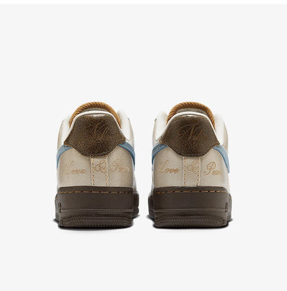 Nike Air Force 1 klassiske sneakers til kvinder med tyk sål og holdbar konstruktion HQ3458-142