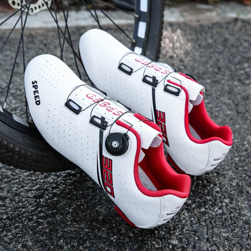 Sapatilhas de ciclismo MTB novas para homem, sapatilhas desportivas de ciclismo com sistema de bloqueio automático, estrada e velocidade, sapatilhas de ciclismo para mulher compatíveis com cleats SPD