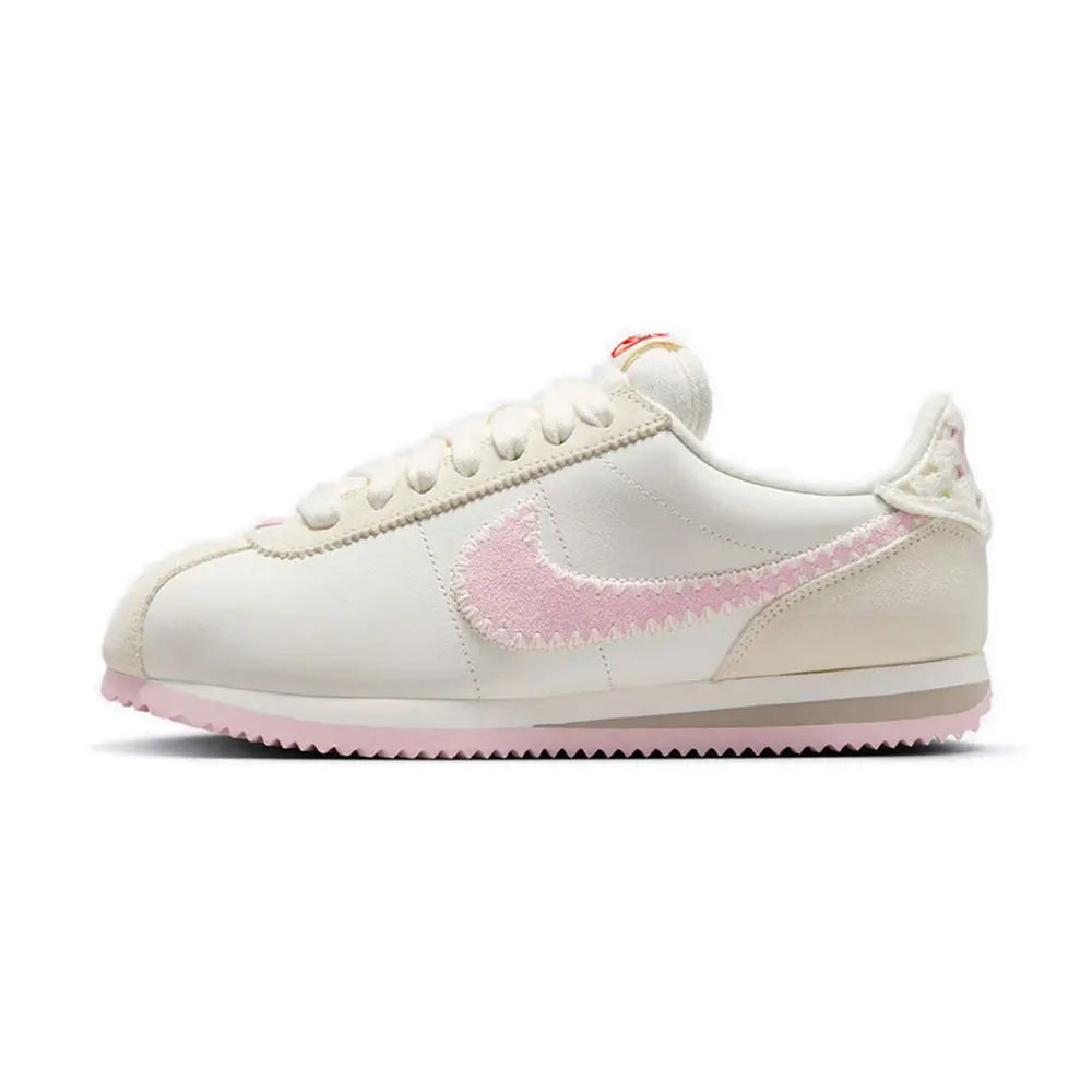 Tenisky Nike Classic Cortez – retro klasický dizajn, pohodlné odpruženie, ľahké a odolné na každodenné nosenie DM4044-002