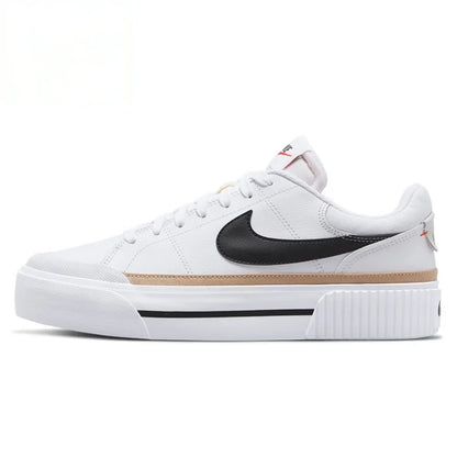 Nike Court Legacy Lift – Højdefremhævende såldesign, komfortabel skridsikker støddæmpning, slidstærke sportssko FZ2606-100