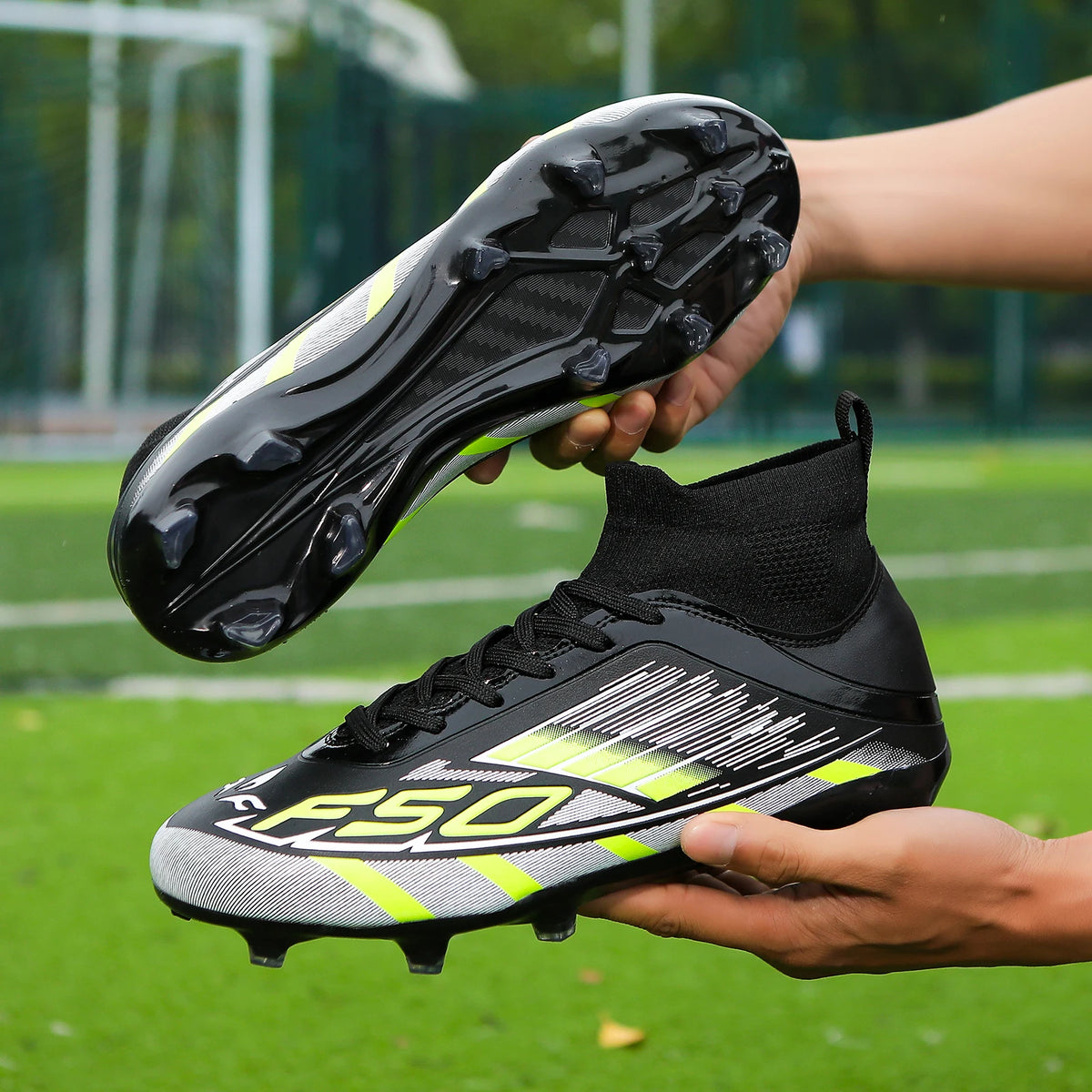 Nouvelles chaussures de football professionnelles pour hommes TF/FG, chaussures de football pour garçons, chaussures de sport unisexes à cheville haute, antidérapantes, confortables