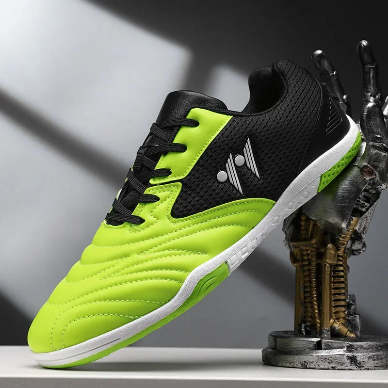 Nouvelles chaussures de football pour hommes, crampons montants pour terrain gazonné, antidérapantes, de haute qualité, pour futsal, idéales pour les matchs en salle et l'extérieur, très vendues.