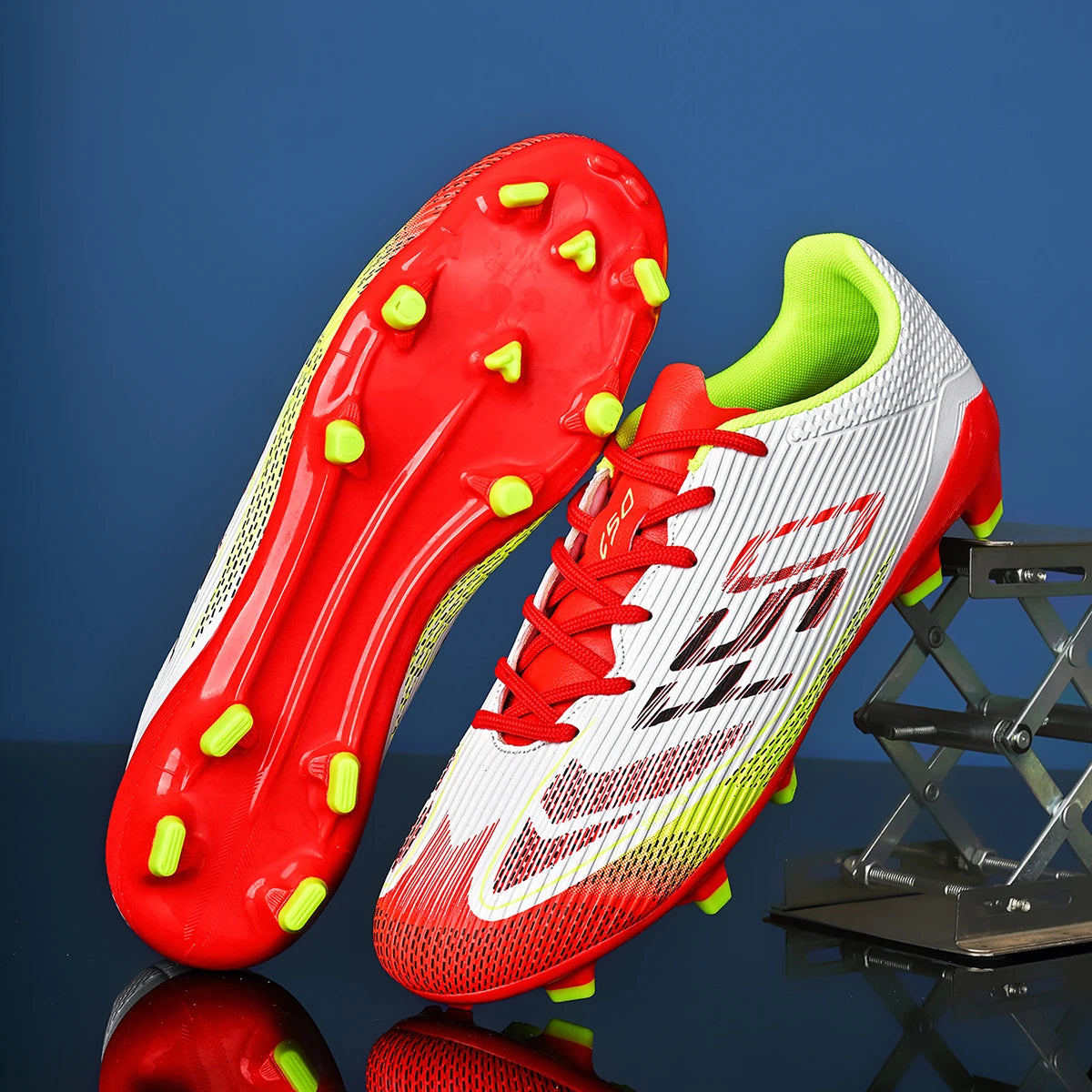 Chaussures de football pour adultes, modèle AG FG, empeigne respirante à séchage rapide, crampons offrant une excellente adhérence, idéales pour les matchs compétitifs et les entraînements d’équipe.