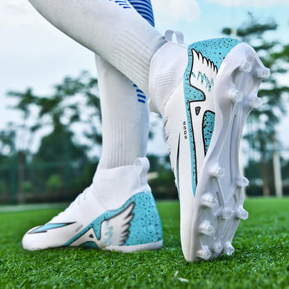 Nouvelles chaussures de football pour hommes, chaussures de football en salle de haute qualité, chaussures de sport, futsal, cheville haute, antidérapantes, ultralégères, antidérapantes pour l'extérieur