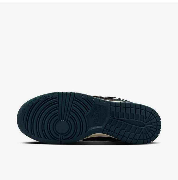 Nike Genuine Dunk Low Outdoor Classic lage sneakers voor dames HF1985-400