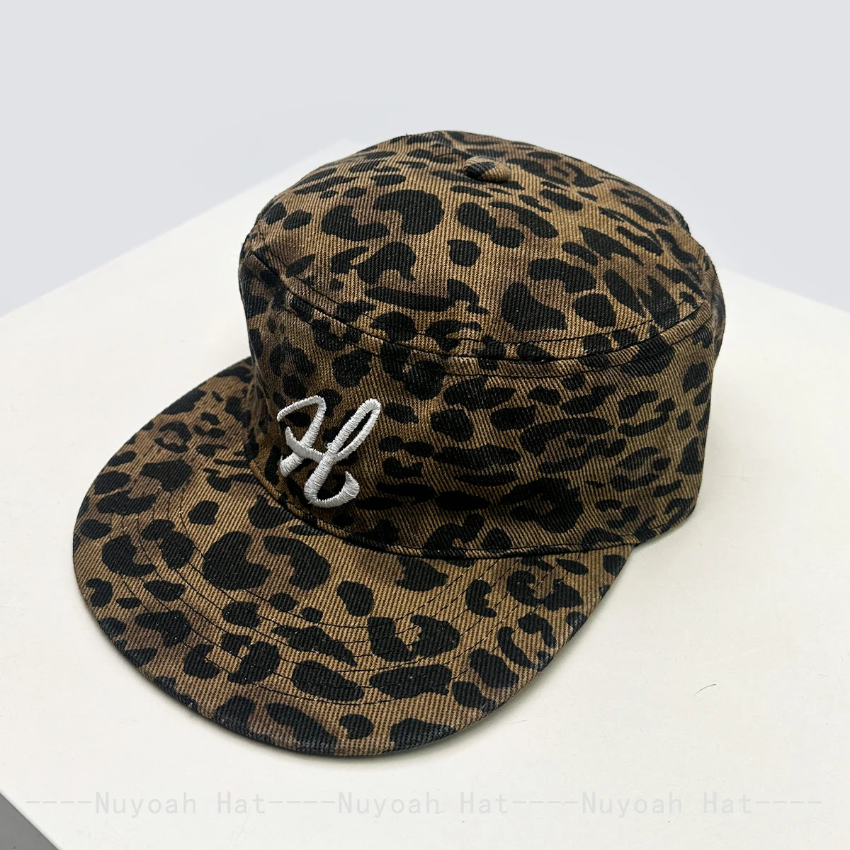 New Men Women Retro Letters Thousand Bird Leopard Print Baseball Hats Sunshade Flat Top Versatile Personal Peaked Caps Fashion