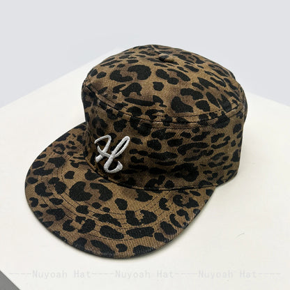 New Men Women Retro Letters Thousand Bird Leopard Print Baseball Hats Sunshade Flat Top Versatile Personal Peaked Caps Fashion