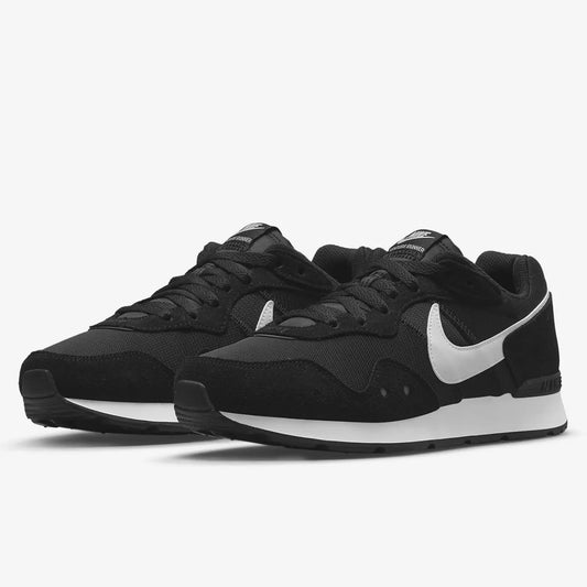 Nike äkta dam-retro-lågskor med dämpning för träning DM8454-001