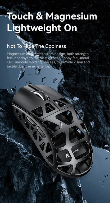 Mouse de gaming ATTACK SHARK R3 din aliaj de magneziu cu structură tip fagure, ultra-ușor, 8K Hz, senzor PAW3395, 26000 DPI, carcasă ergonomică