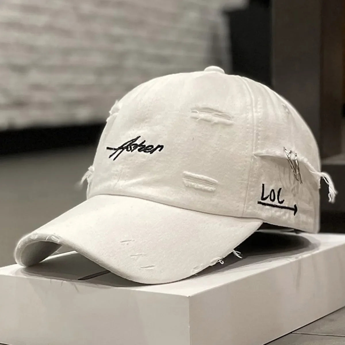 Unisex Asher Embroidery Broken Hole Iron Ring Baseball Caps Outdoor Adjustable Spring and Autumn Casual Sunscreen Hat