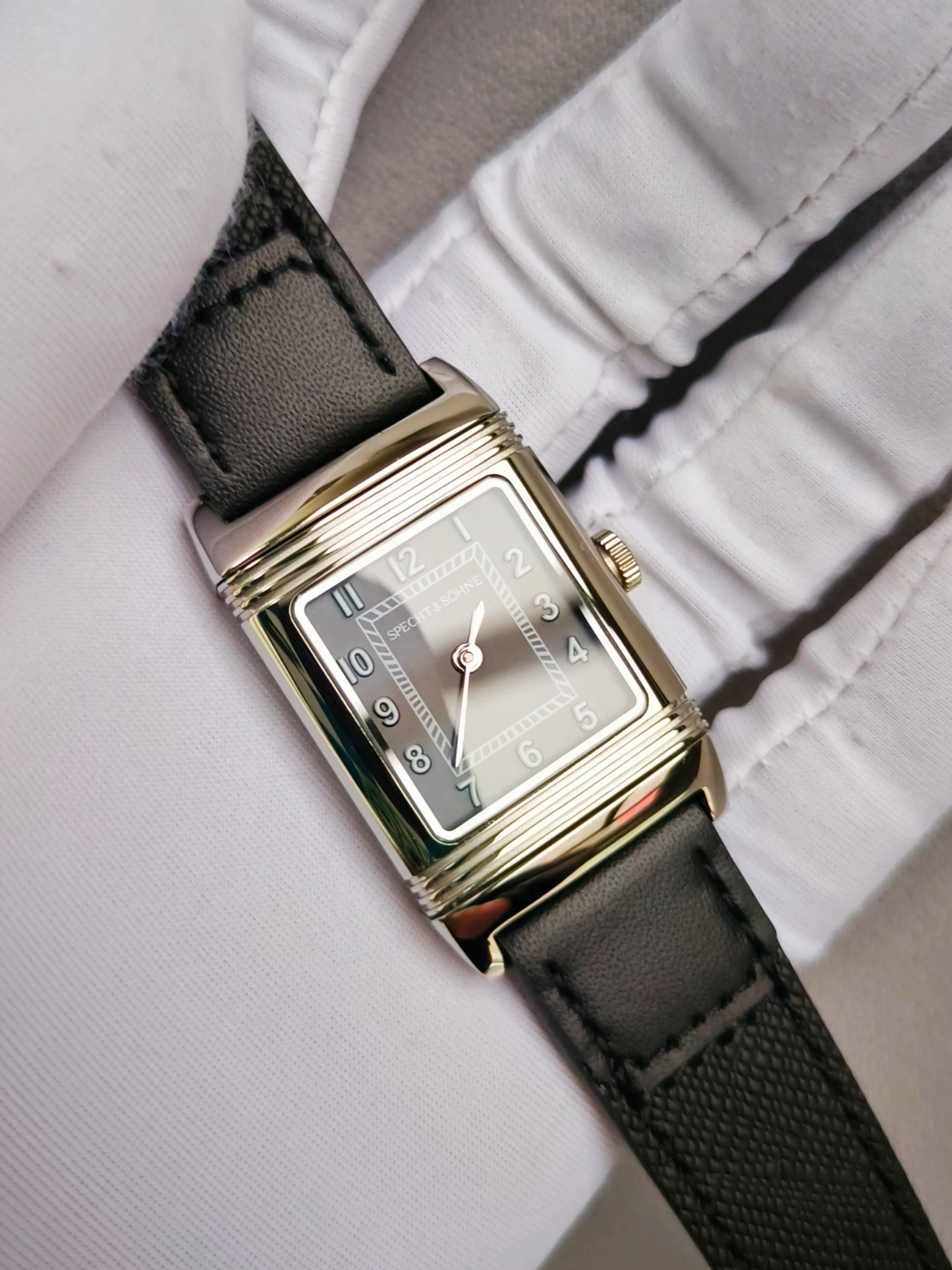 Specht&Söhne Reversible Square Watch Ronda Quartz Movt Stainless Steel Case Sapphire Crystal Flip Design Mens Fashion Wristwatch