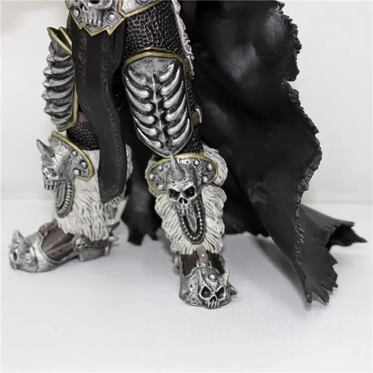 16 cm World of Warcraft-spilfigur: Lich King Arthas, dødsknægt, stående med Frostmourne – bordpynt til samling og festivalgaver
