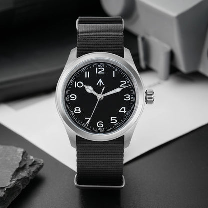 Militado ML08 Vintage Black Watch VH31 Sweep Quartz Wristwatch Ar Sapphire Crystal Luminous C3 BGW9 100 Waterproof Watches Man