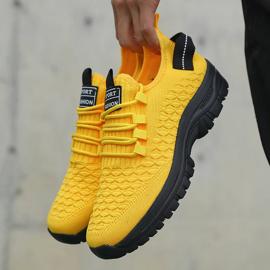 Lysegule udendørs sneakers til mænd med åndbar mesh-konstruktion, stødabsorberende sportssko, stilfuldt og trendy eventyrfodtøj