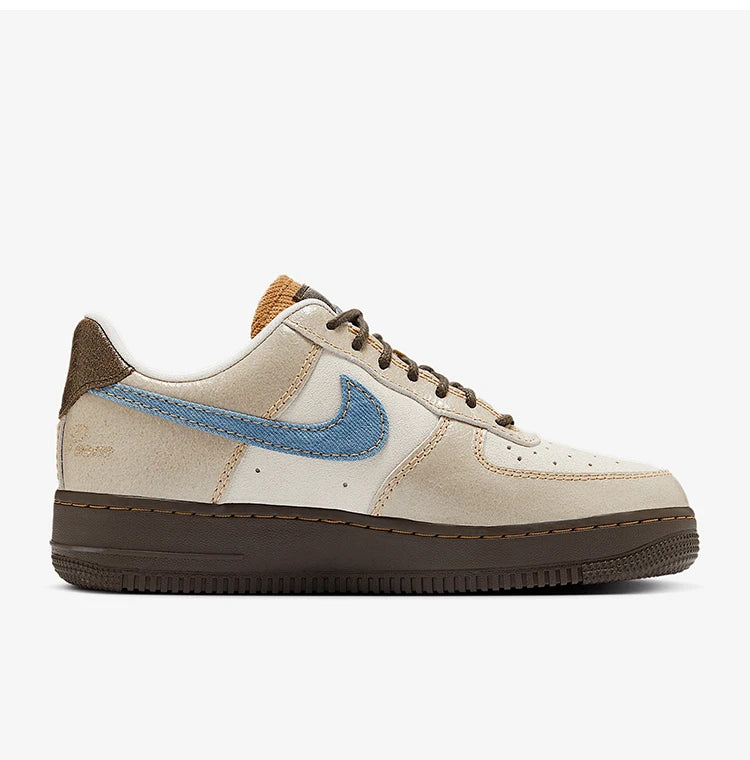 Nike Air Force 1 klassiske sneakers til kvinder med tyk sål og holdbar konstruktion HQ3458-142