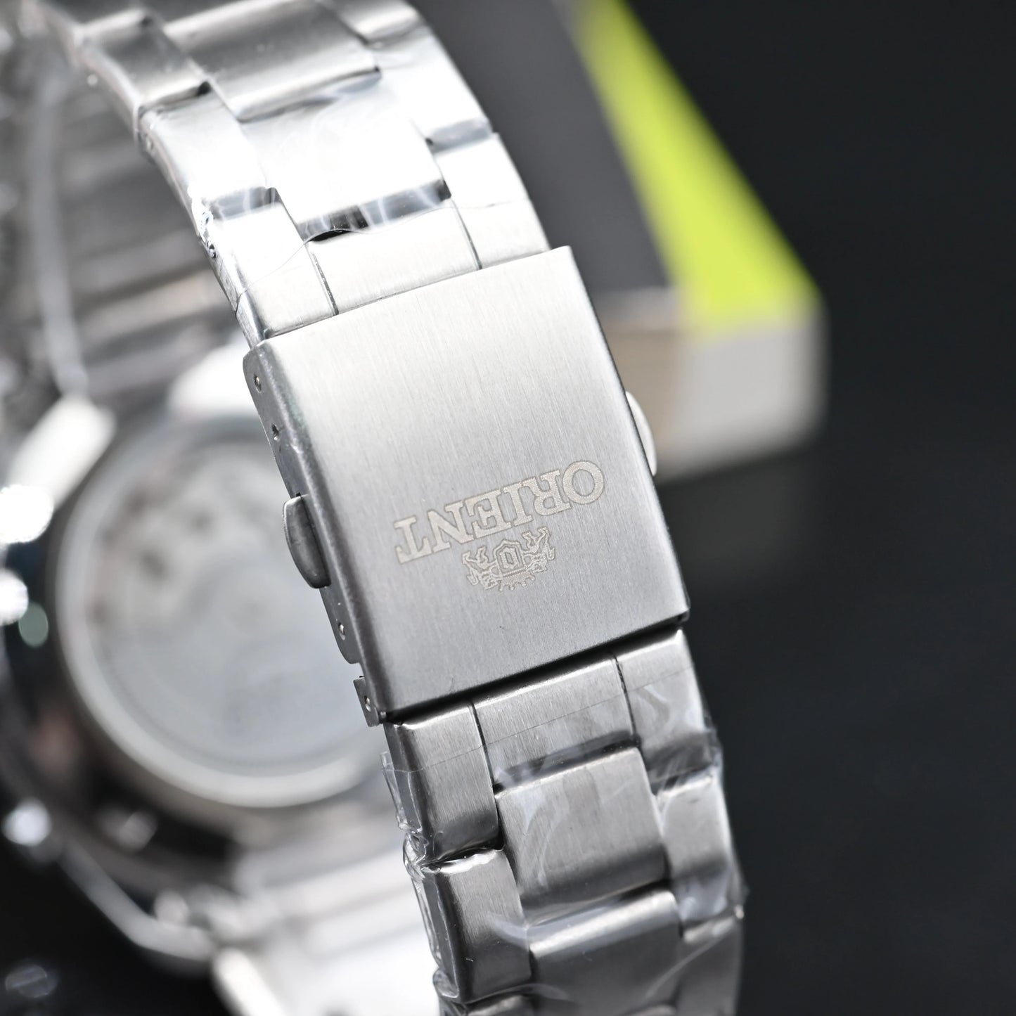 Orient Men's Quartz Chronograph Watch Red Dial Stainless Steel Band 100M Waterproof Sport Wristwatch