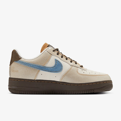 Nike Air Force 1 klassiske sneakers til kvinder med tyk sål og holdbar konstruktion HQ3458-142