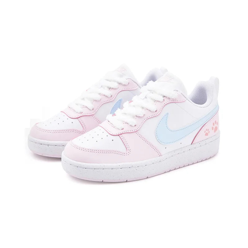 Spersonalizowane trampki Nike Court Borough Sweet Cat Paw – świeży, dziewczęcy styl, urocze i figlarne niskie damskie trampki do skateboardingu