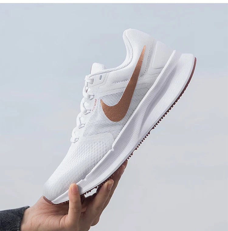 „Nike“ originalūs „W Nike Run Swift 3“ moteriški kvėpuojantys bėgimo bateliai DR2698-105