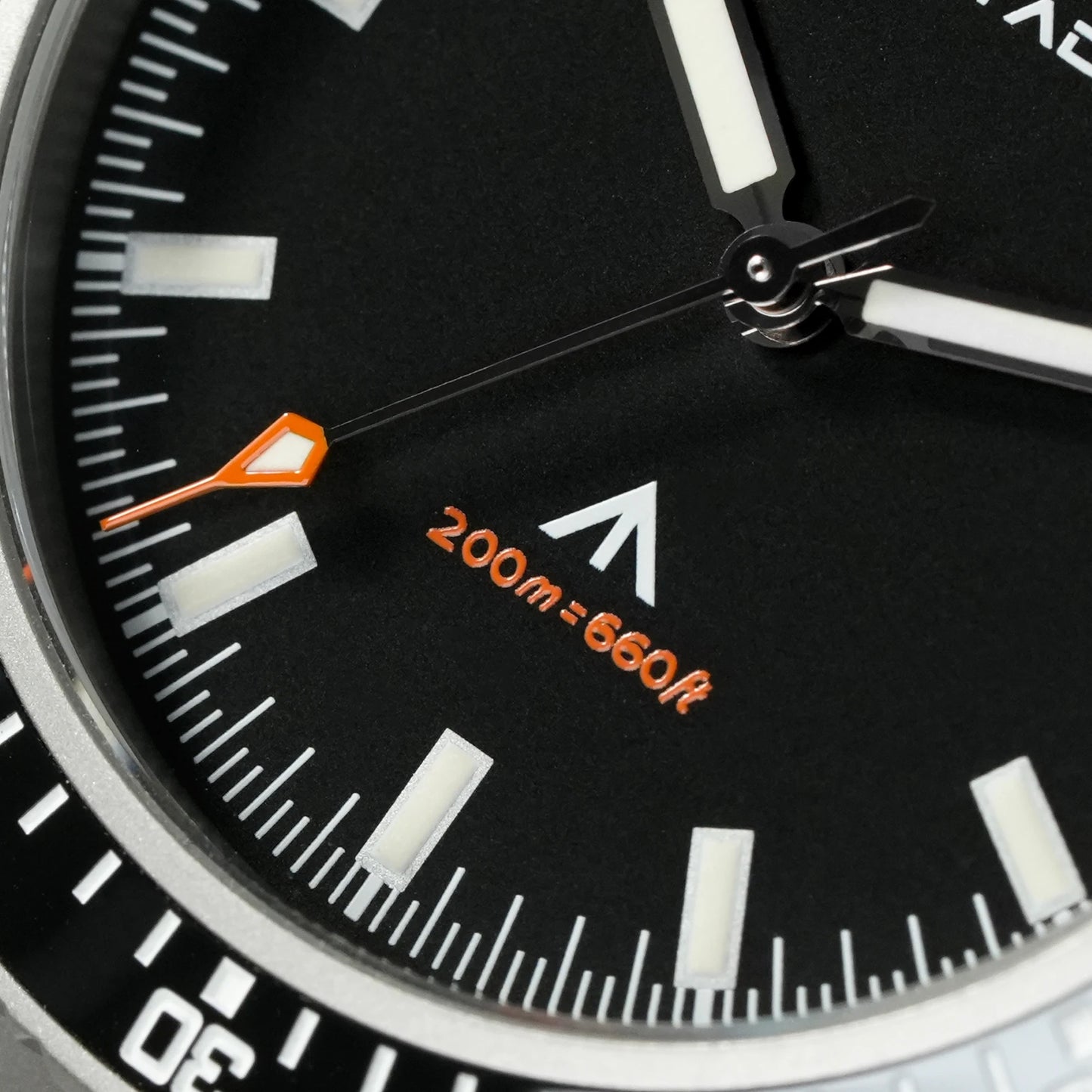 MILITADO  ML25 Quartz Dive Watch VH31 Sweep Second Sapphire Crystal 200M Waterproof BGW9 Lume Ceramic Bezel Men Watch