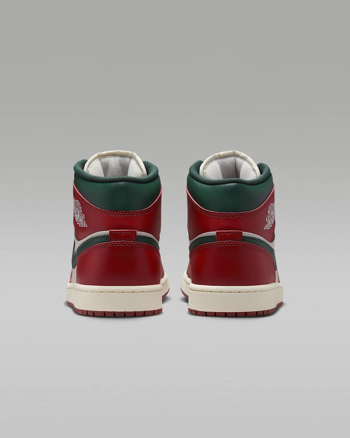 Jordan Air Jordan 1 – klasyczne, uniwersalne buty do koszykówki w stylu retro o średniej wysokości DQ8426-105