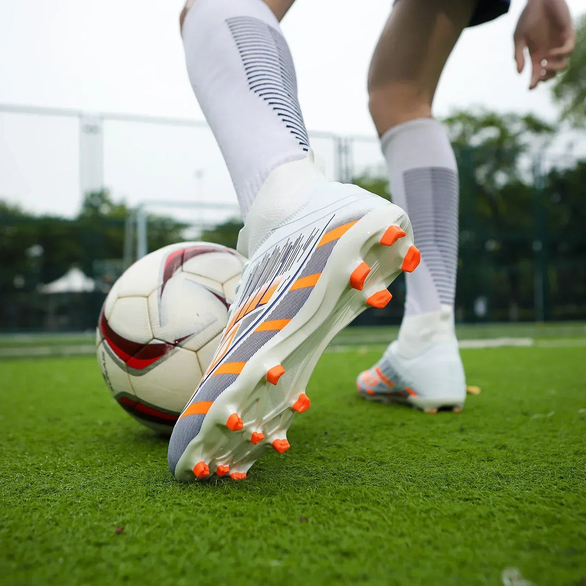 Nouvelles chaussures de football pour hommes, antidérapantes TF/FG, chaussures de sport confortables pour garçons et femmes, chaussures de sport à la cheville, chaussures de football professionnelles, baskets