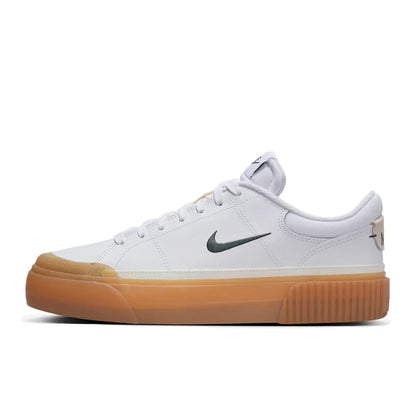 Nike Court Legacy Lift – Højdefremhævende såldesign, komfortabel skridsikker støddæmpning, slidstærke sportssko FZ2606-100