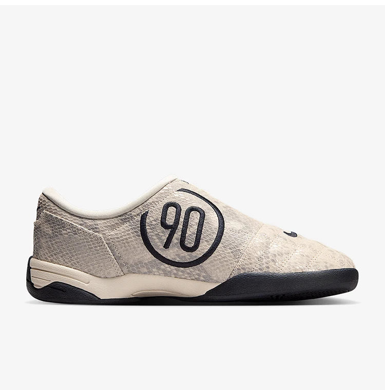 Nike Authentic Total 90 SE Retro slidstærke lave sportssko til kvinder IB4204-100