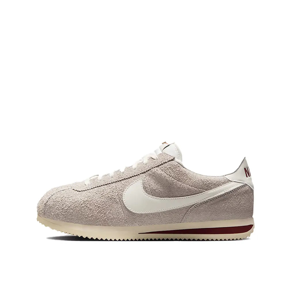 Tenisky Nike Classic Cortez – retro klasický dizajn, pohodlné odpruženie, ľahké a odolné na každodenné nosenie DM4044-002