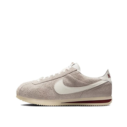 Tenisky Nike Classic Cortez – retro klasický dizajn, pohodlné odpruženie, ľahké a odolné na každodenné nosenie DM4044-002