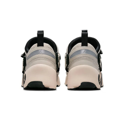 „Nike TRUNNER LX“: stilingi, universalūs, patogūs, neslystantys moteriški bėgimo bateliai su amortizacija ir ilgaamžiškumu HQ2164-102