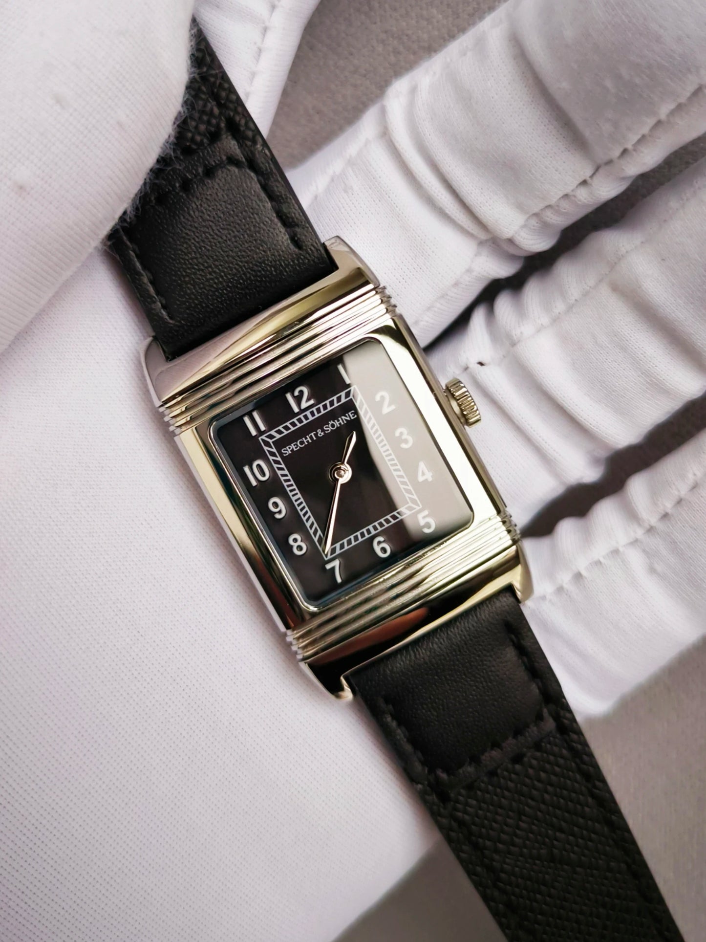 Specht&Söhne Reversible Square Watch Ronda Quartz Movt Stainless Steel Case Sapphire Crystal Flip Design Mens Fashion Wristwatch