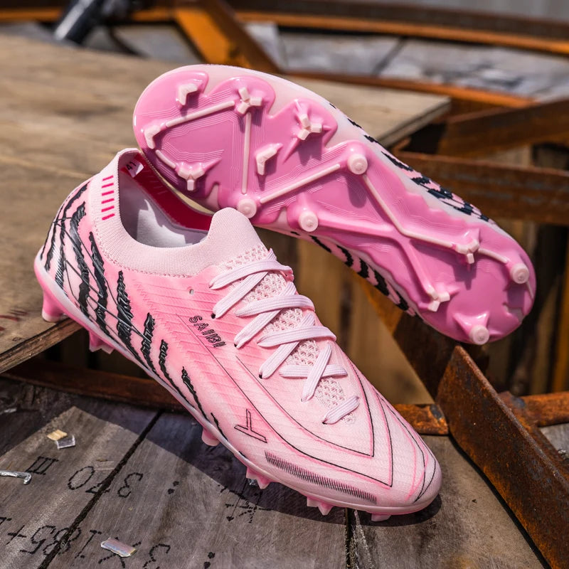 Chaussures de football AG FG pour hommes, tige en PU souple, structure de crampons renforcée, pour adultes, pour les matchs et entraînements de football en plein air sur pelouse.