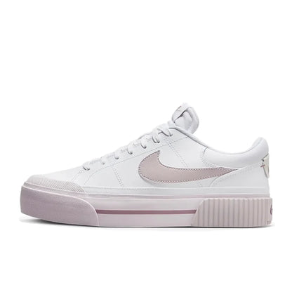 Nike Court Legacy Lift – Højdefremhævende såldesign, komfortabel skridsikker støddæmpning, slidstærke sportssko FZ2606-100