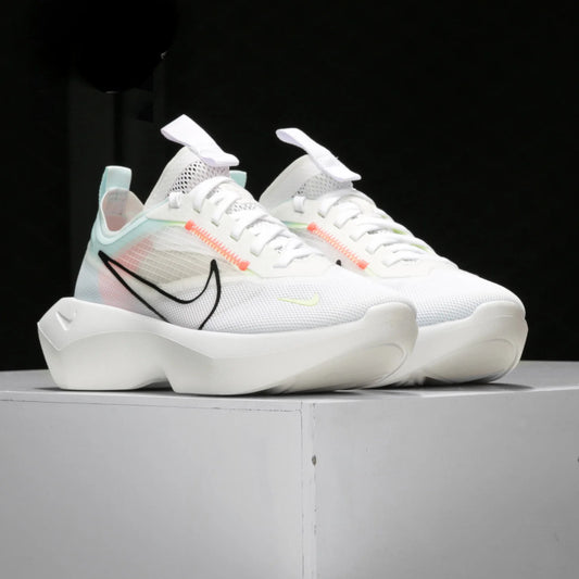 Nike Authentic VISTA LITE Scarpe da donna con plateau traspiranti in stile "dad shoes" CI0905-102