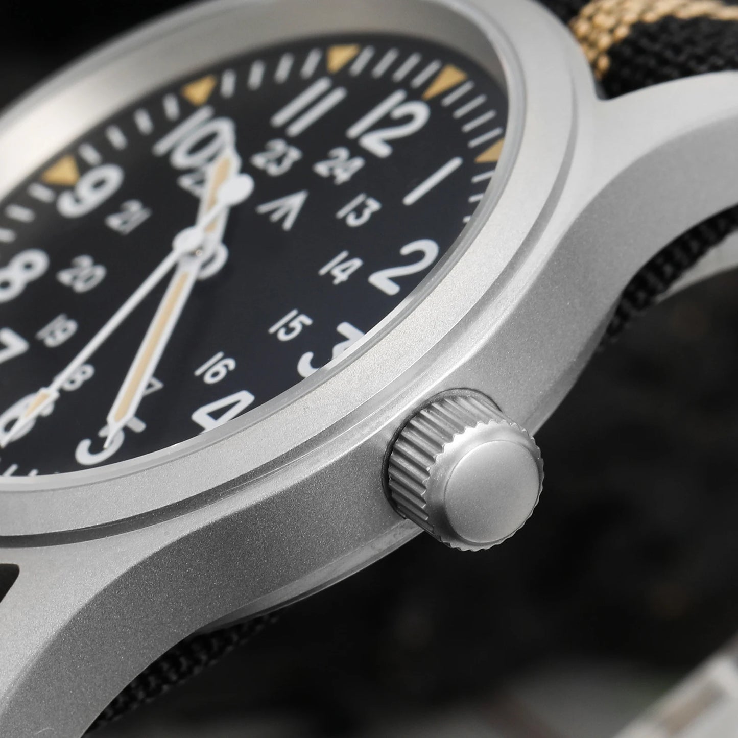 Militado ML05 38mm Military Field Watch VH31 Sweep Quartz Movement Domed Sapphire Crystal Waterproof 100M Super Luminous Watches