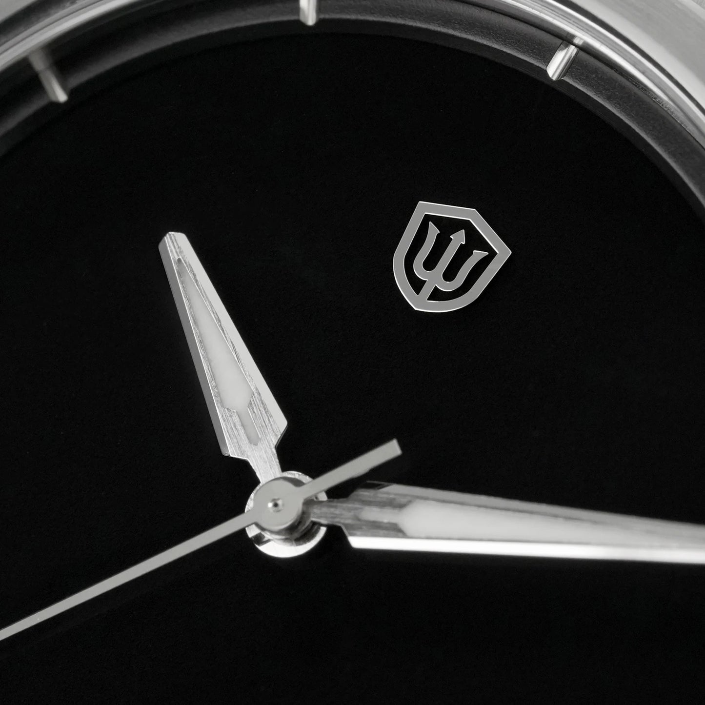Watchdives WD0016 Super Black Men Watch Ultra Light-Absorbing Dial VH31/VH60 Sweep Second Quartz Movement Stainless Steel Watch