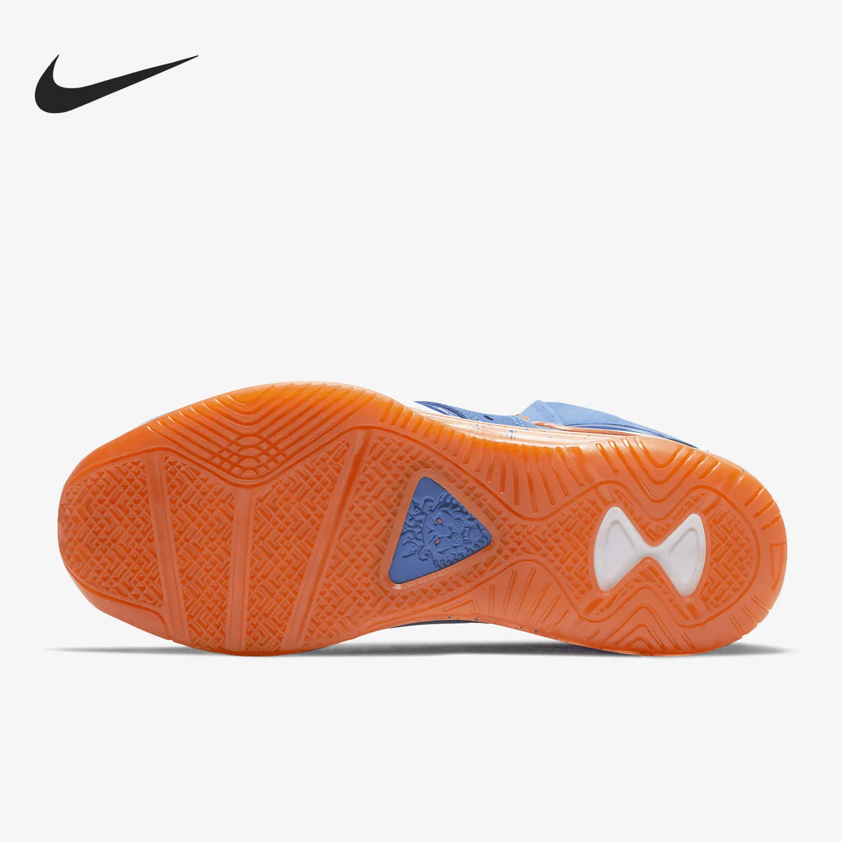 Oryginalne, nowe, wygodne męskie buty sportowe do koszykówki Nike z półwysoką cholewką, model CV1750-400