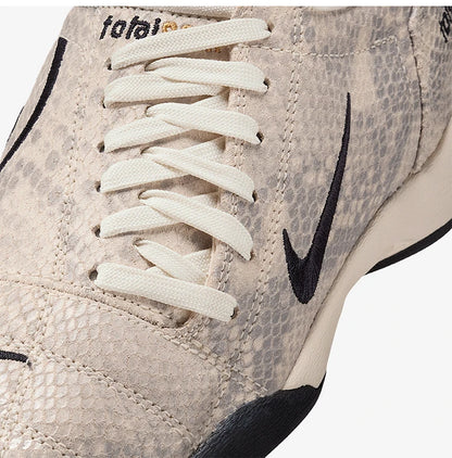 Nike Authentic Total 90 SE Retro slidstærke lave sportssko til kvinder IB4204-100