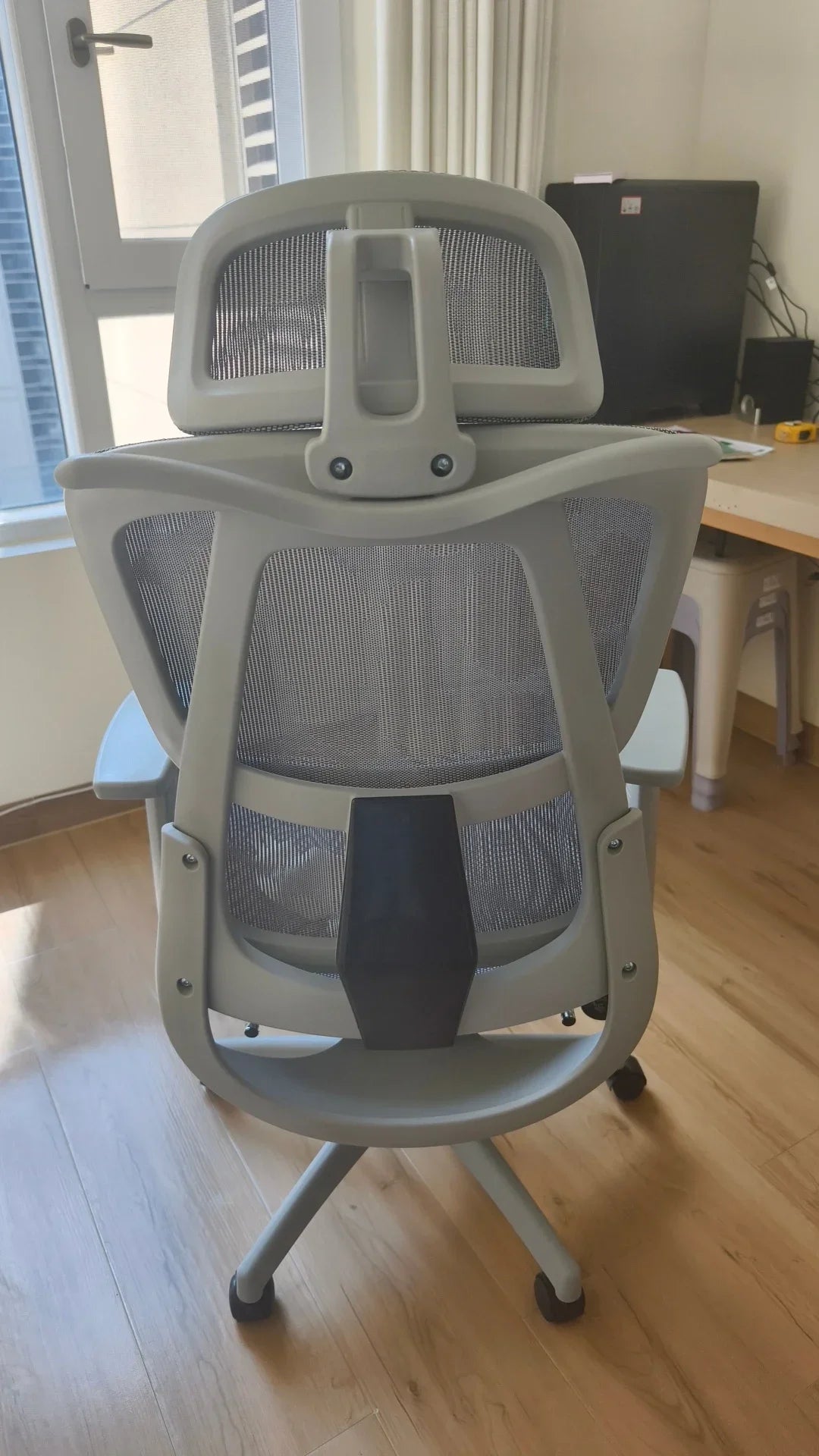Gaming Chair Office Desk Ergonomic Computer Adjustable Armrests 3D Headrest Chair Lift Chair Back  Can Tilt Back with Foo Pedals
